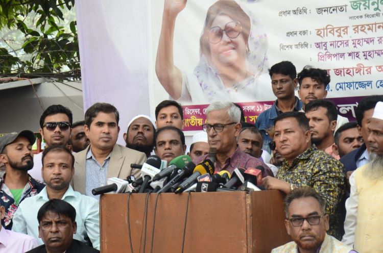 হাসিনা ভারতে অবস্থান করায় উগ্রবাদীরা উৎসাহ পাচ্ছে